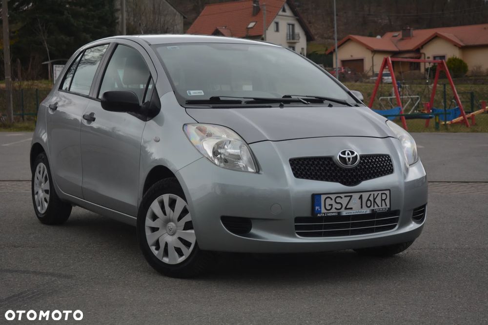 Toyota Yaris - 1
