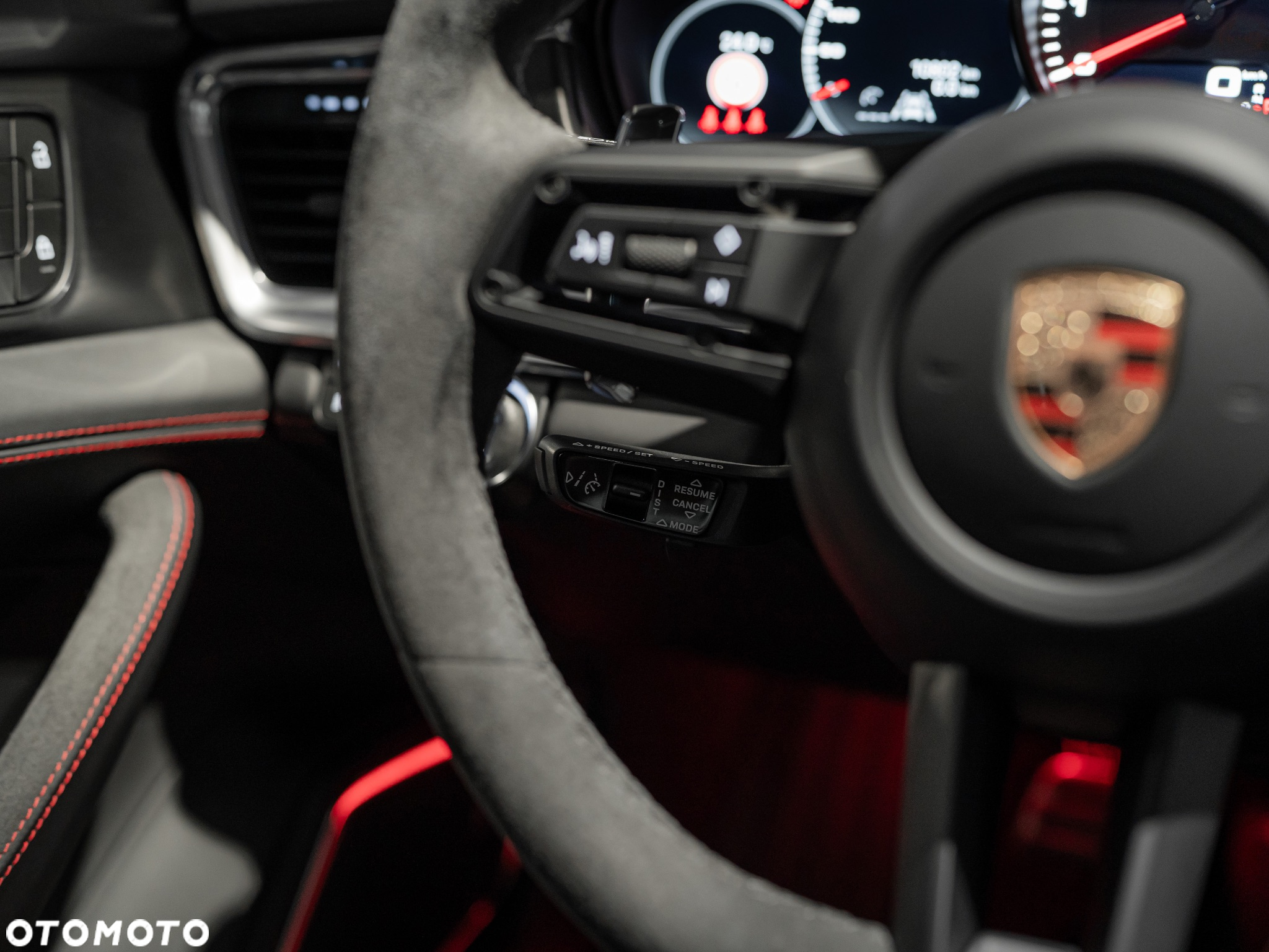 Porsche Panamera GTS Sport Turismo - 32