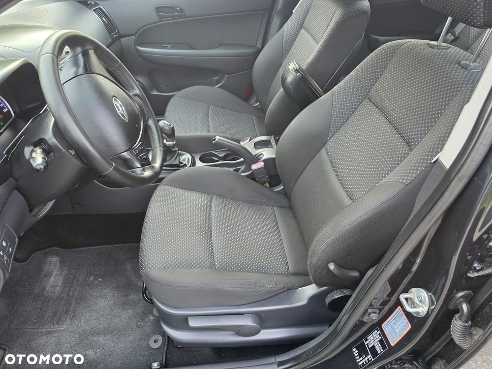 Hyundai i30 1.4 Base + World Cup - 10