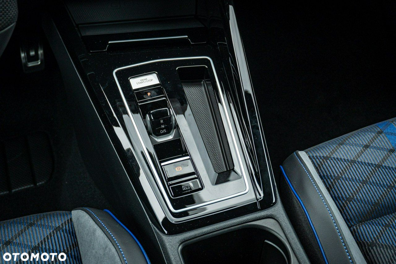 Volkswagen Golf - 34