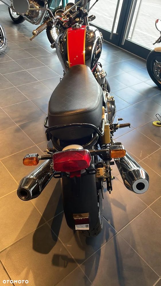 Royal Enfield Interceptor - 4