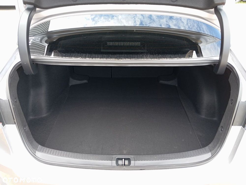 Toyota Corolla 1.8 Hybrid Comfort - 22