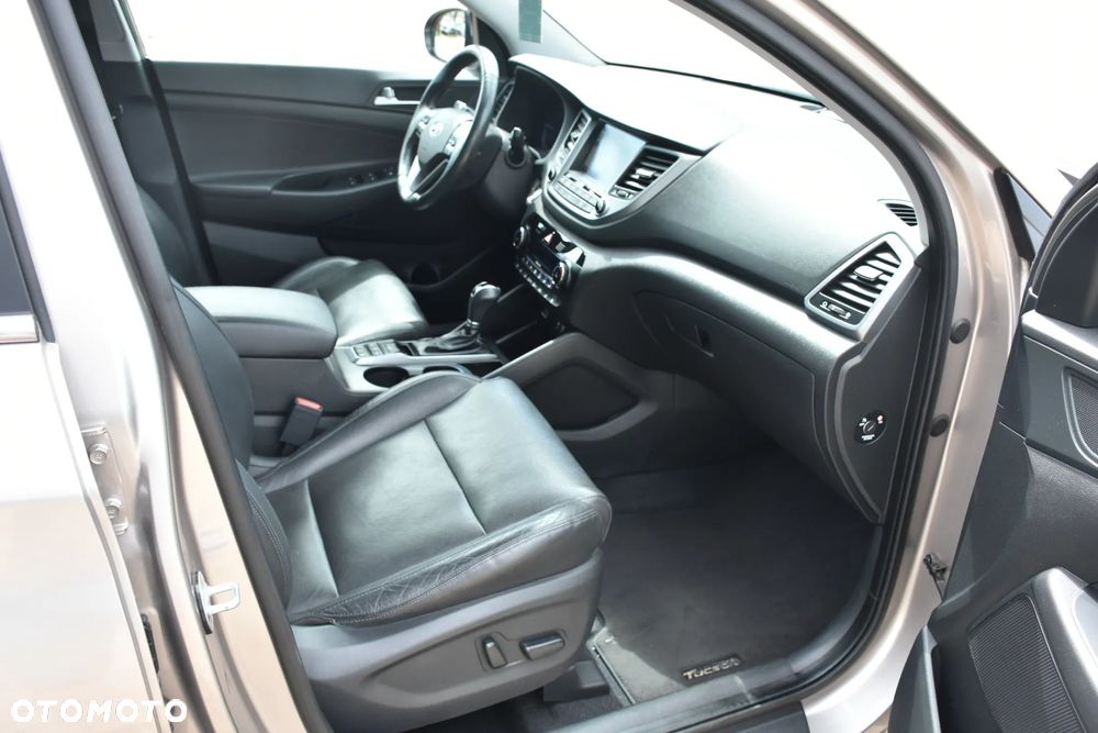 Hyundai Tucson blue 1.7 CRDi 2WD DCT Premium - 16