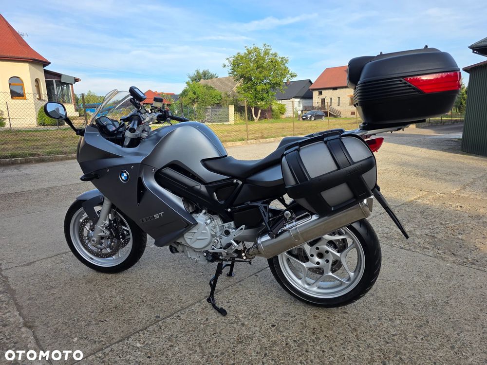 BMW F - 4