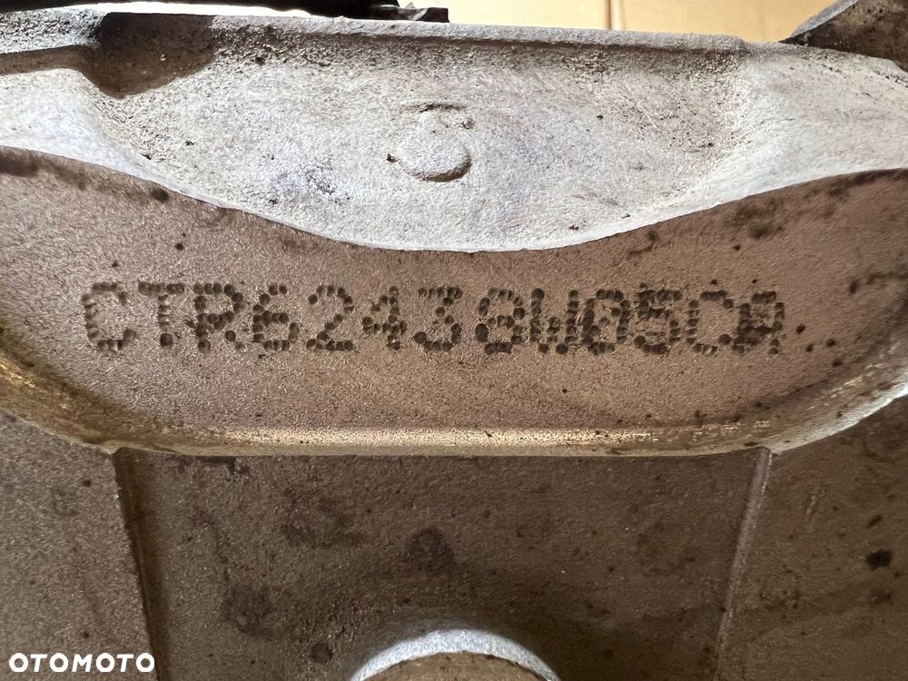 AUDI A4 B9 ZACISK HAMULCOWY LEWY PRZÓD LEWY PRZEDNI 4 TŁOKI 8W05CA - 9