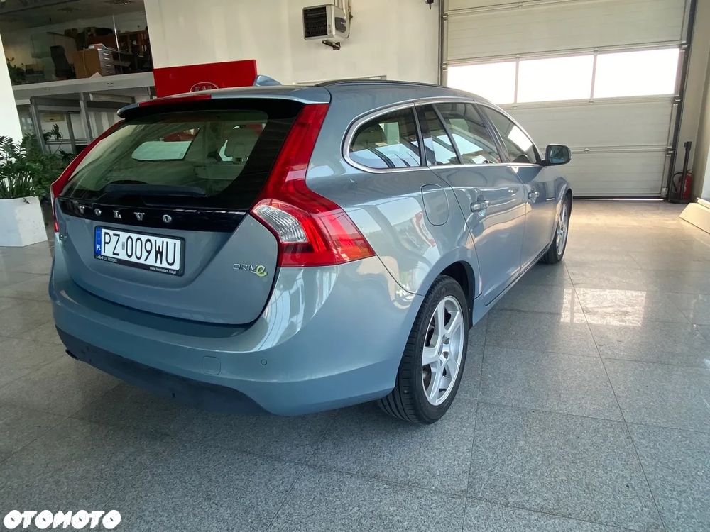 Volvo V60 D2 Momentum - 5