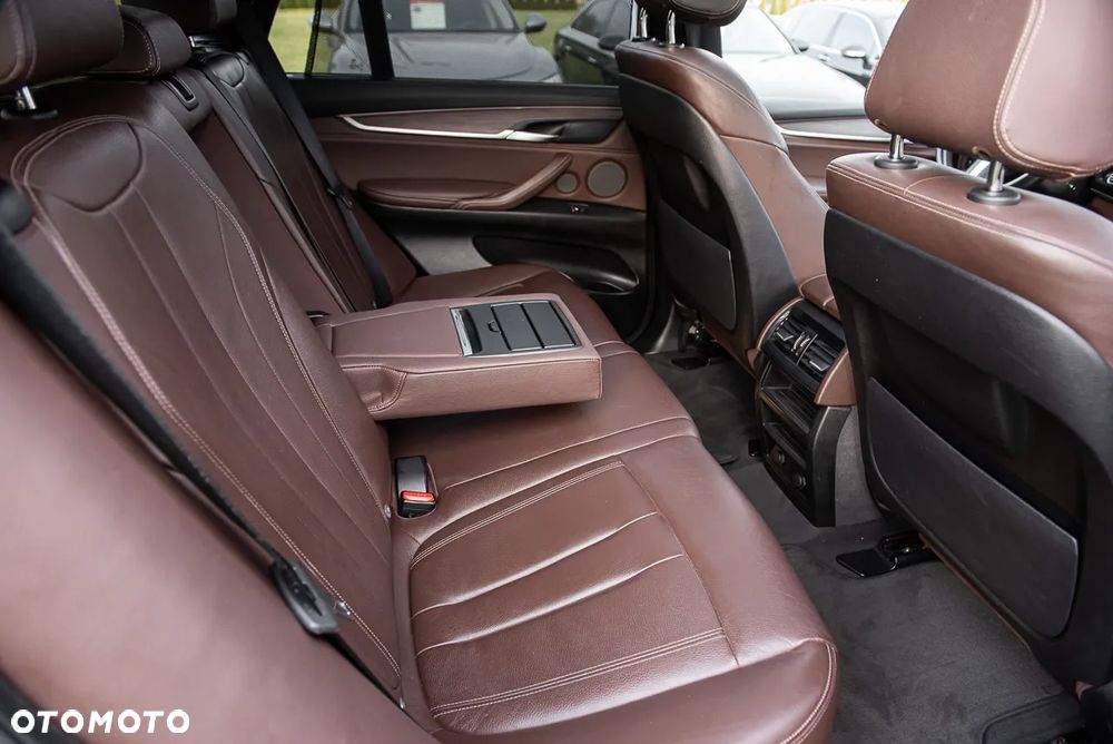 BMW X5 xDrive50i Sport-Aut - 35