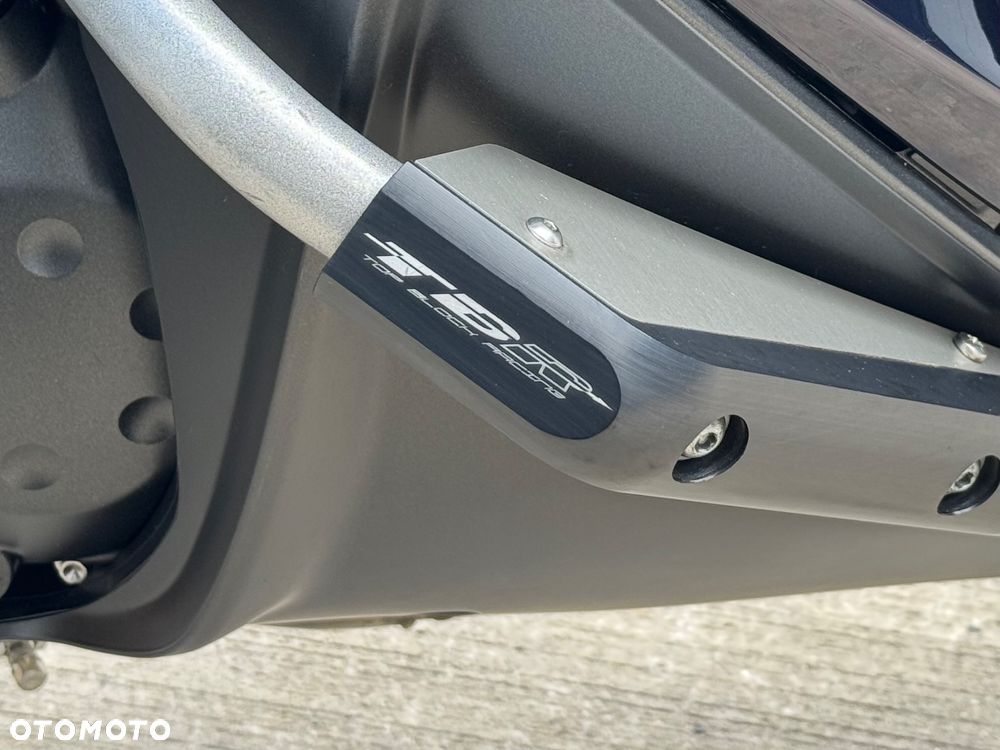 Kawasaki GTR - 30