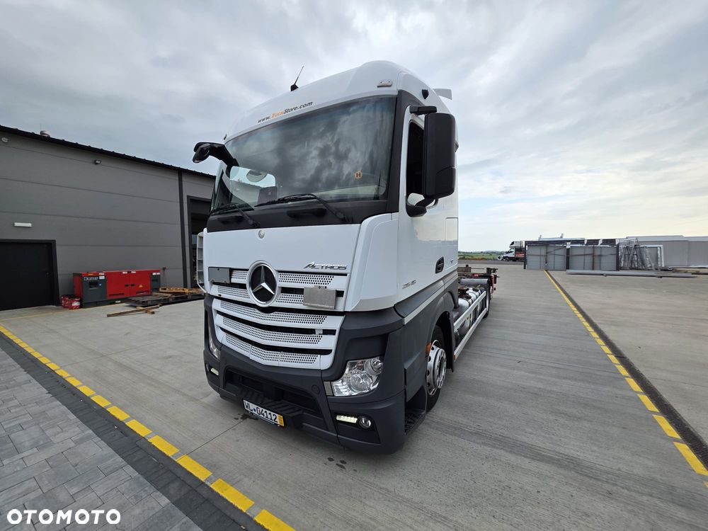 Mercedes-Benz ACTROS - 1