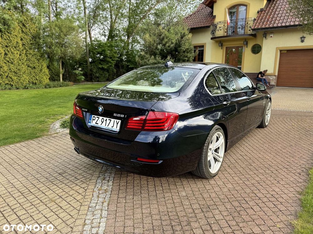 BMW Seria 5 528i xDrive - 3