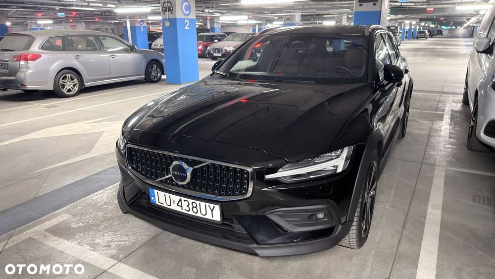 Volvo V60 Cross Country B5 B AWD Plus - 27