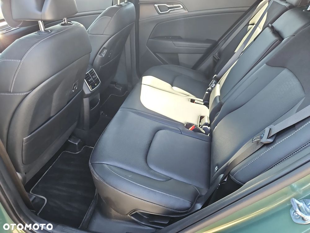 Kia Sportage 1.6 T-GDI MHEV Business Line 4WD DCT - 18