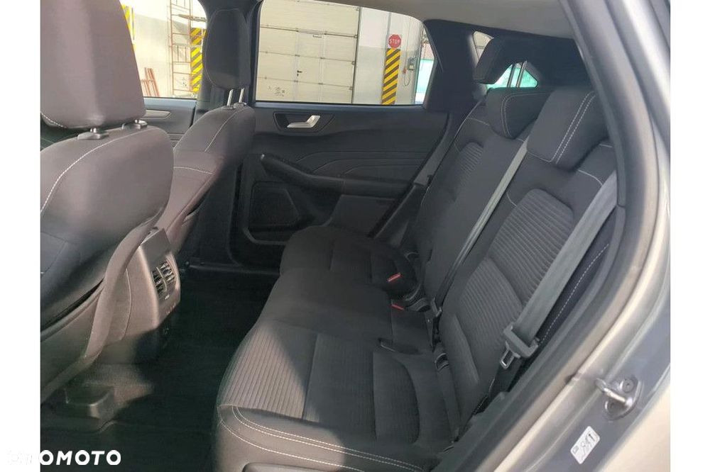 Ford Kuga - 8