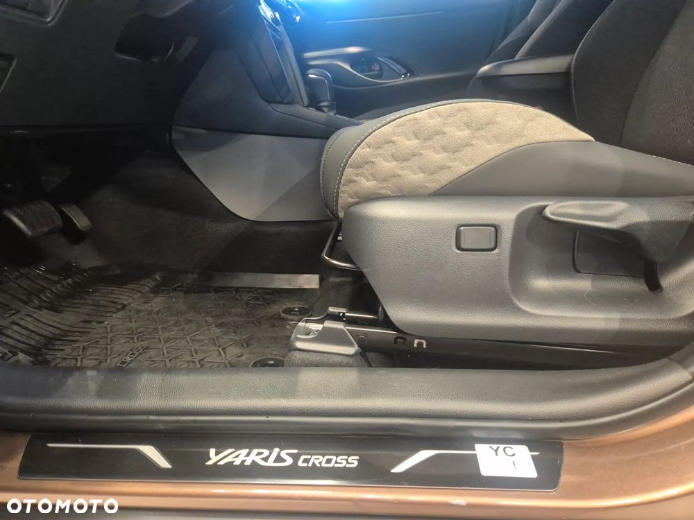 Toyota Yaris Cross Hybrid 1.5 Executive - 14