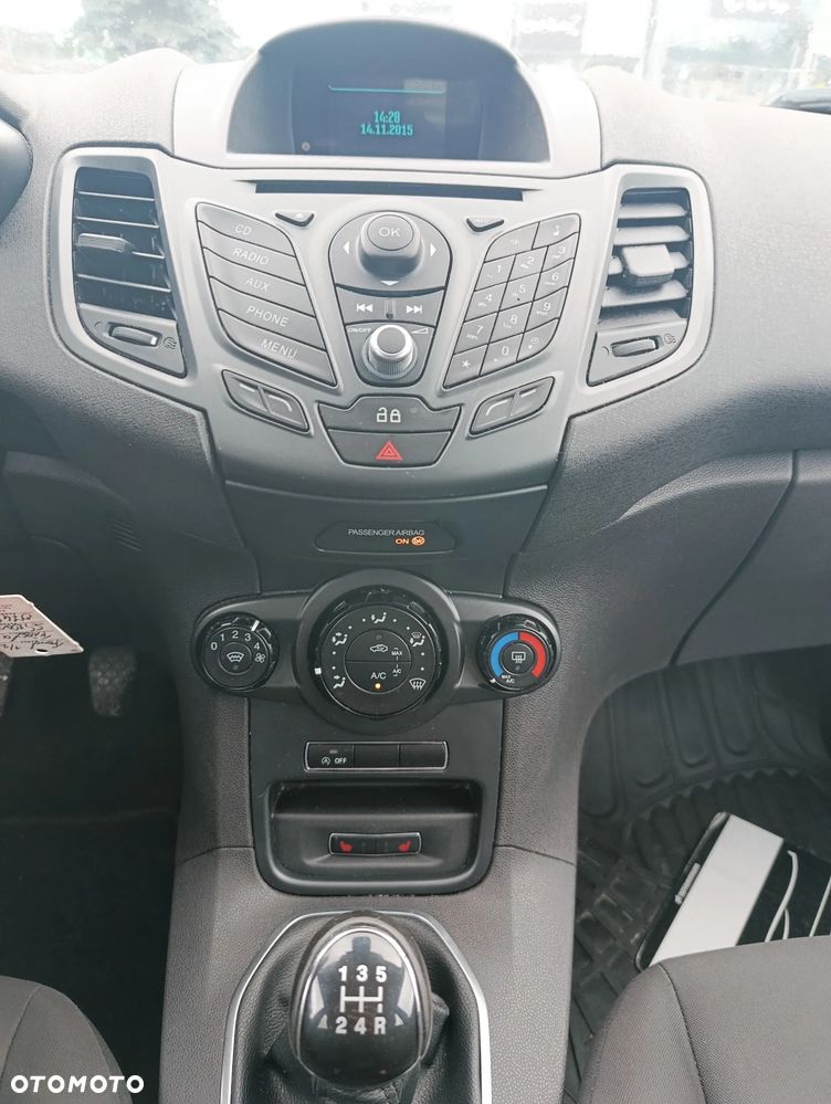 Ford Fiesta 1.0 Champions Edition - 10