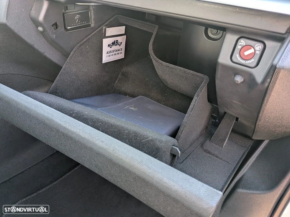 Peugeot 3008 1.2 PureTech Allure - 11