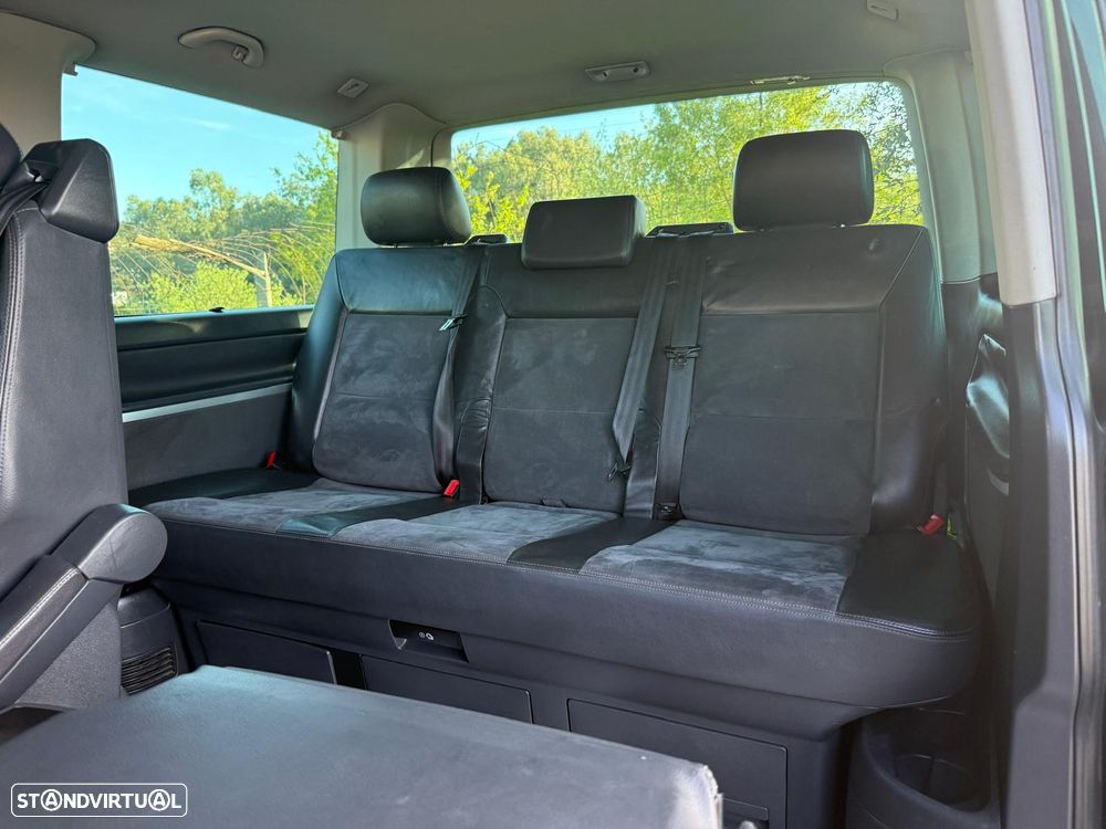 VW Multivan 2.0 TDi 180 Highline BlueMotion - 25