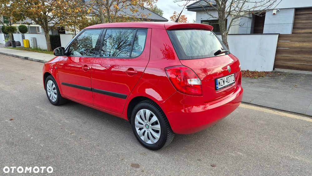 Skoda Fabia 2009 photo 4