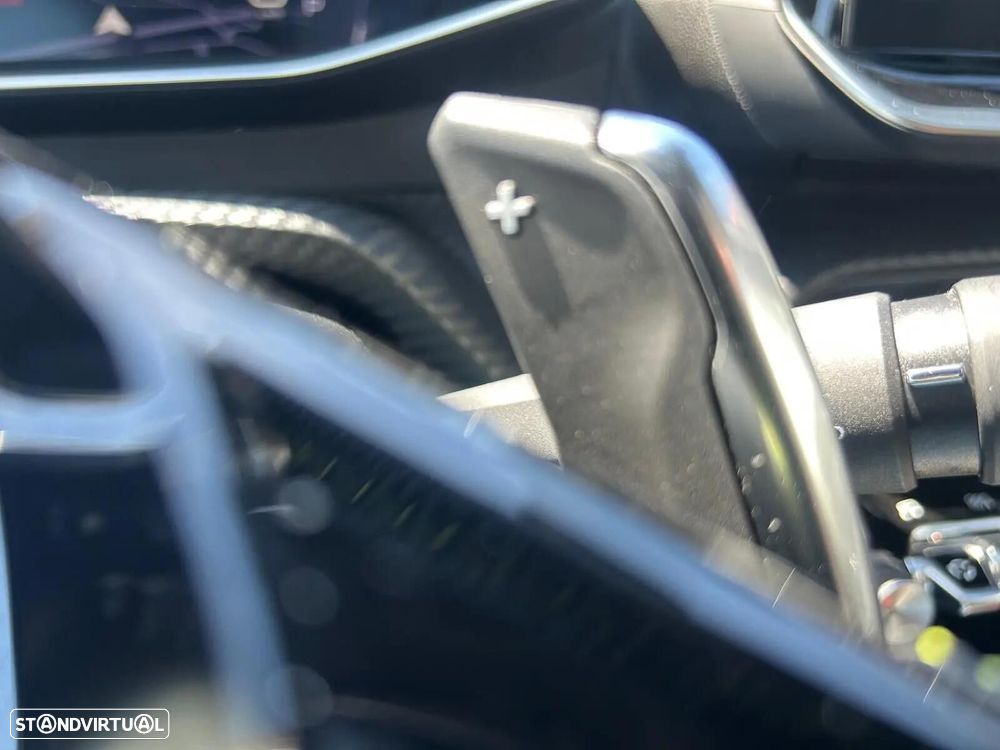 Peugeot 208 1.2 PureTech GT EAT8 - 24