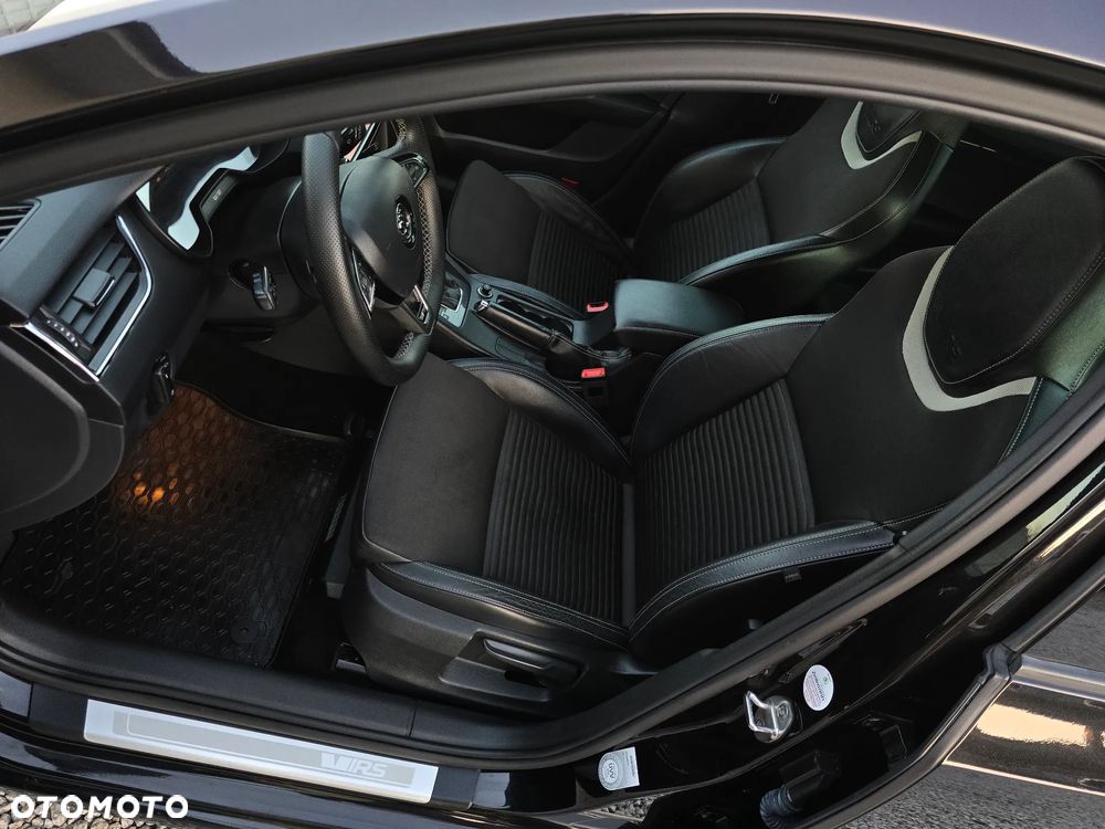 Skoda Octavia 2.0 TDI DSG RS - 30