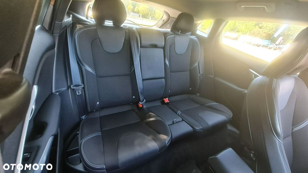 Volvo V40 D2 Momentum - 11