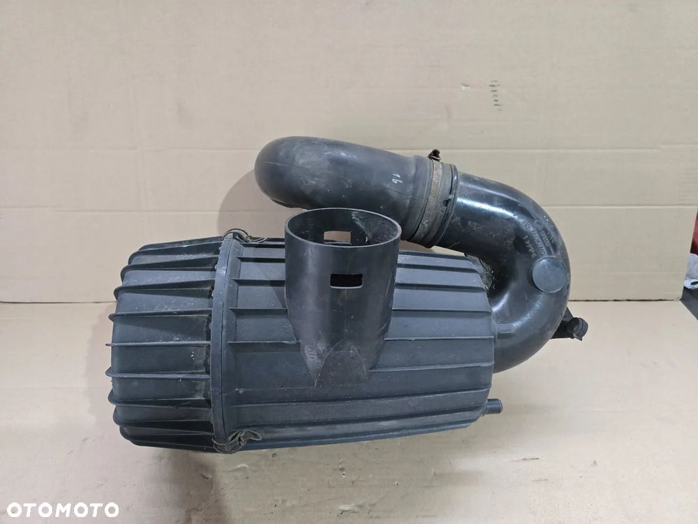 OBUDOWA FILTRA POWIETRZA IVECO DAILY III 500315949 2.3HPI - 1