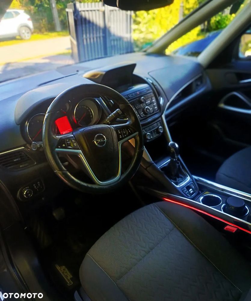 Opel Zafira - 24