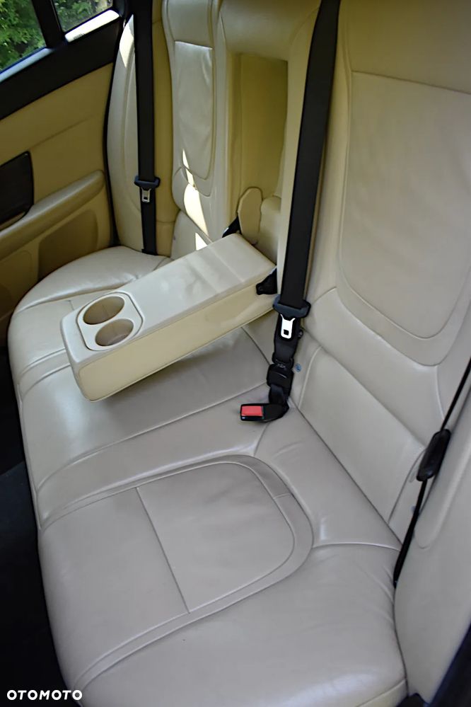 Jaguar XF 2.2 D Premium Luxury - 36