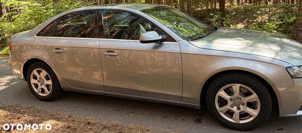 Audi A4 Limousine - 8