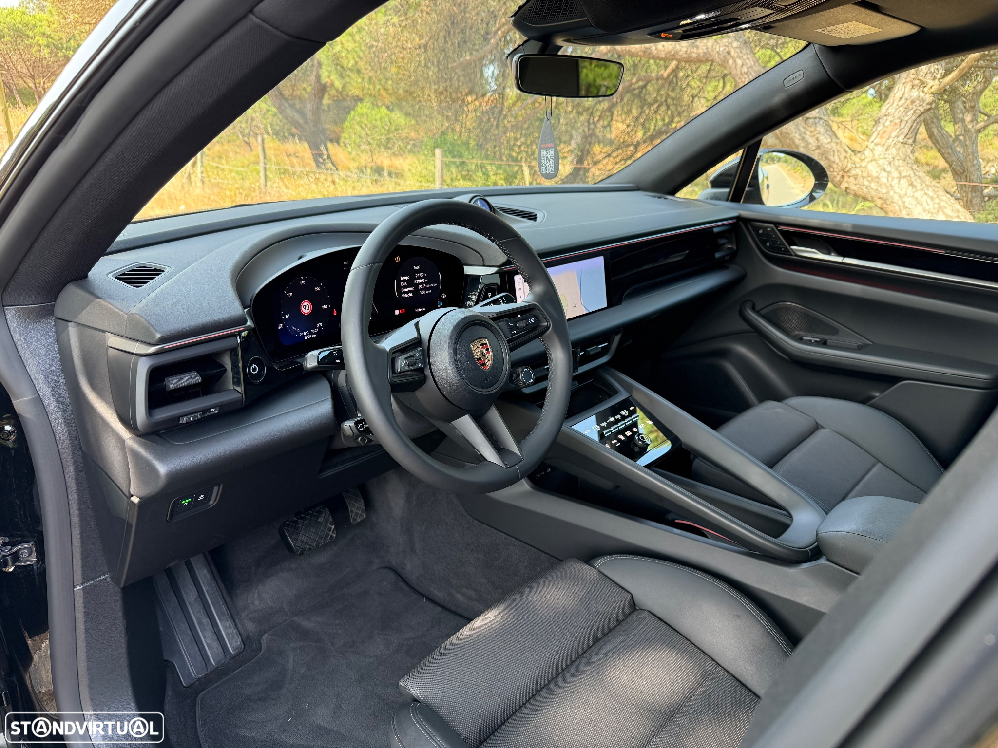 Porsche Macan Electric 4 - 8
