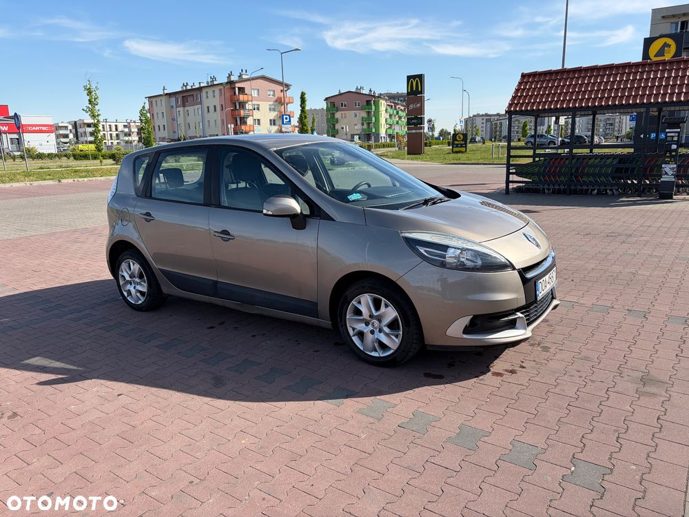 Renault Scenic 1.6 16V 110 TomTom Edition - 2