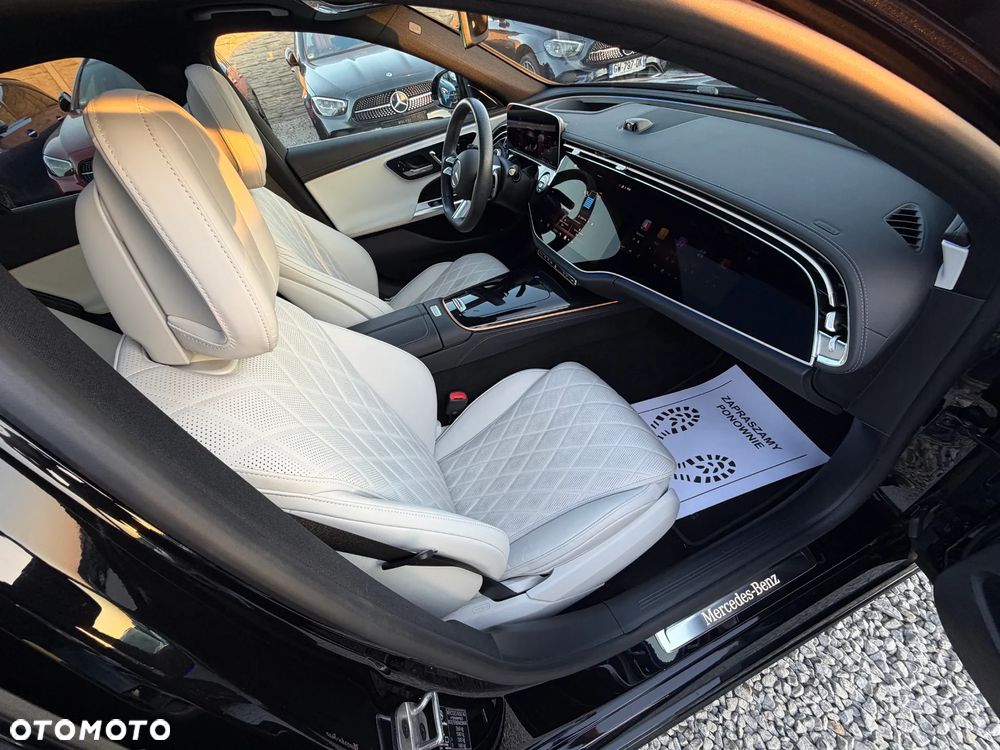 Mercedes-Benz Klasa E 400e 4Matic 9G-TRONIC - 35