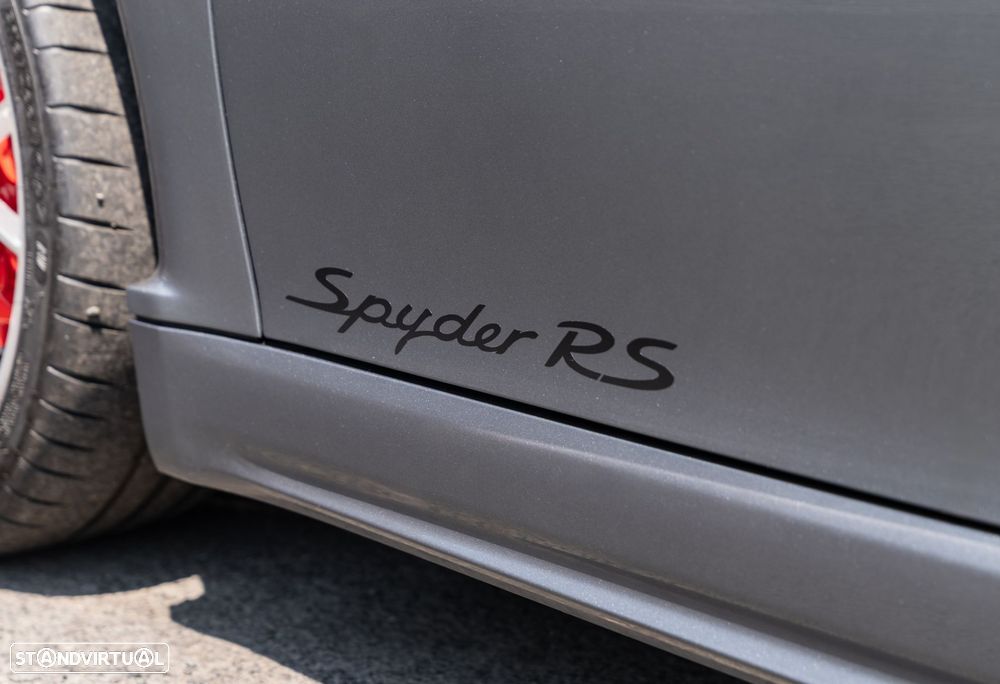 Porsche 718 Spyder RS - 11