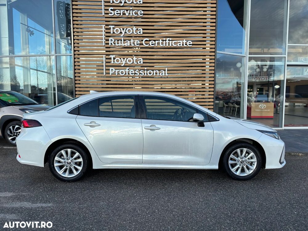 Toyota Corolla 1.8 HSD Business - 8
