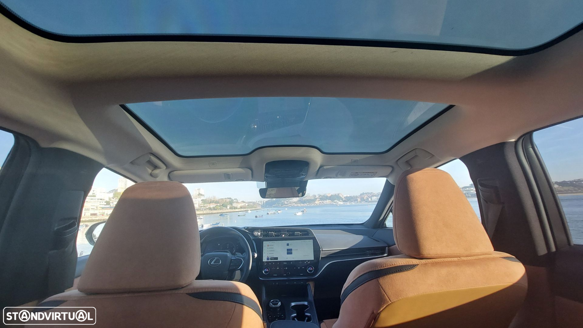 Lexus RZ 450e Luxury - 18