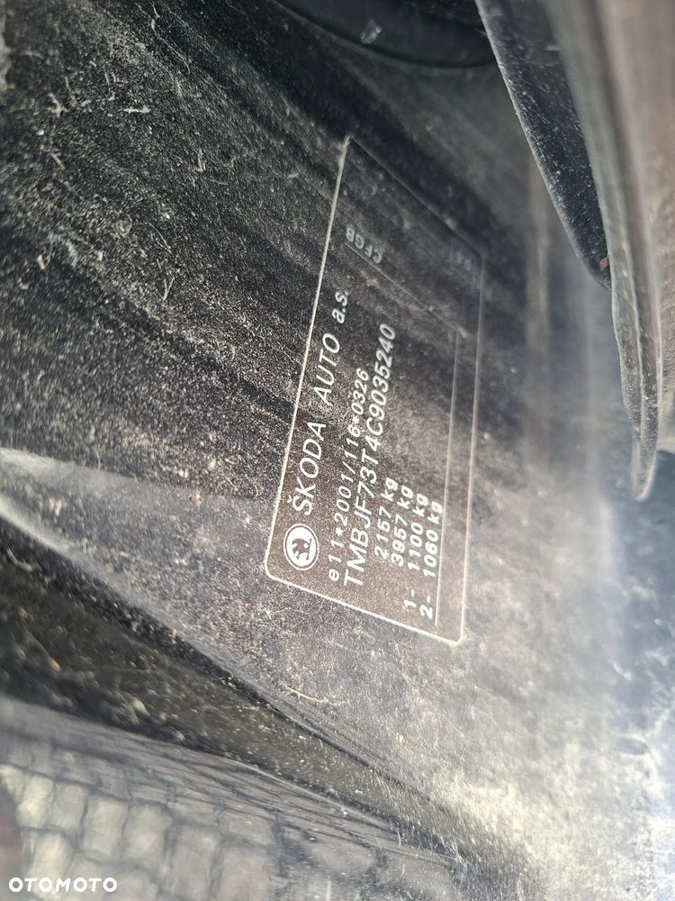 Skoda Superb 2.0 TDI DSG FAMILY - 11