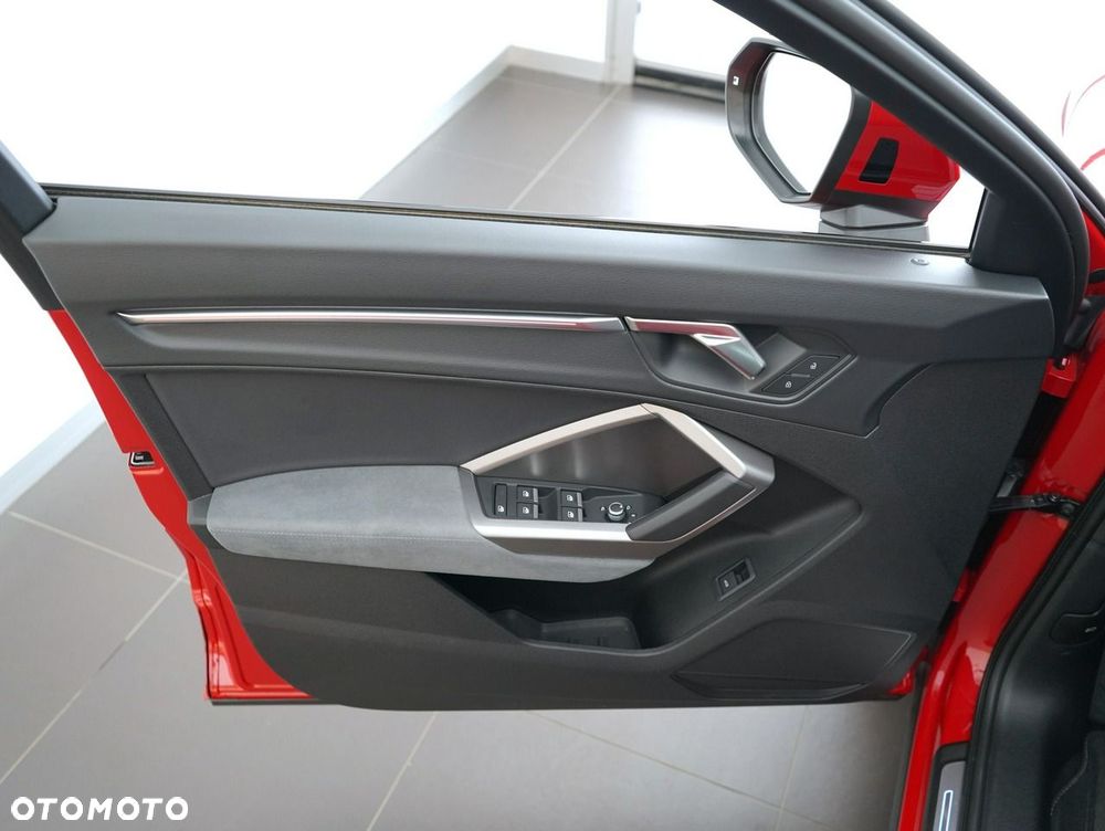 Audi Q3 Sportback - 14