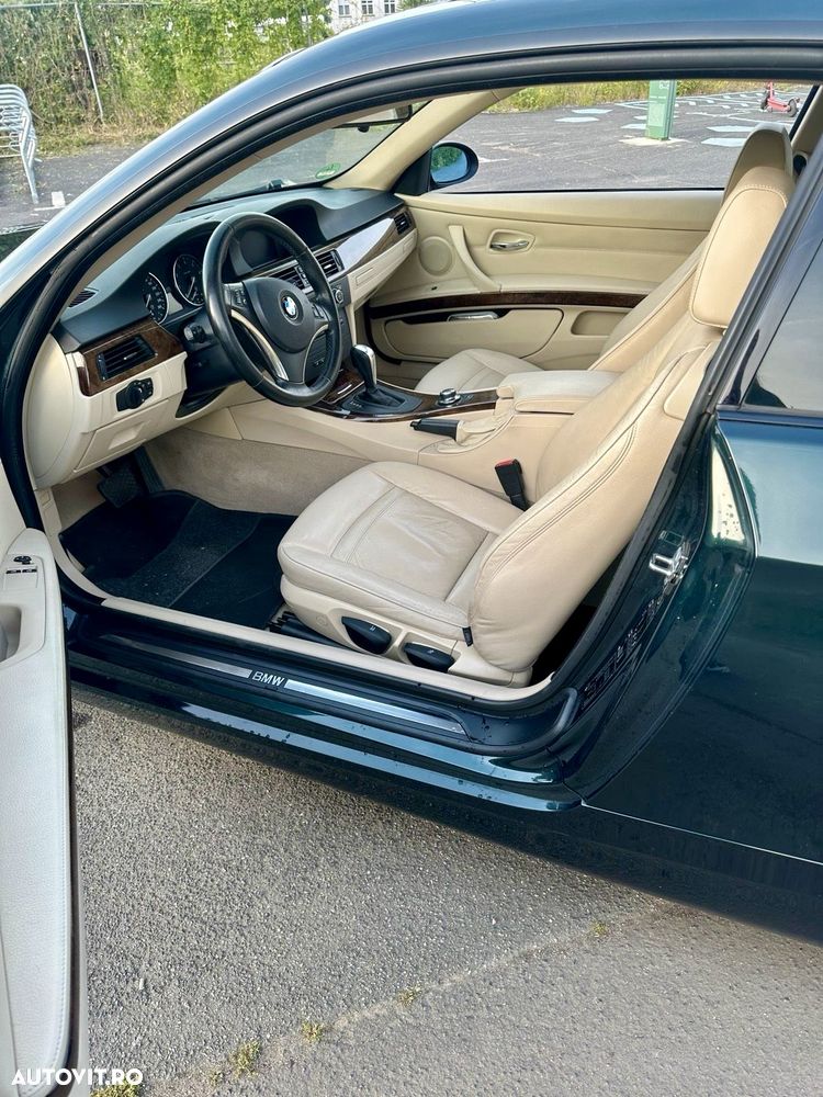 BMW Seria 3 320i Aut. - 9