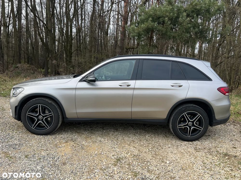 Mercedes-Benz GLC 300 4-Matic - 4