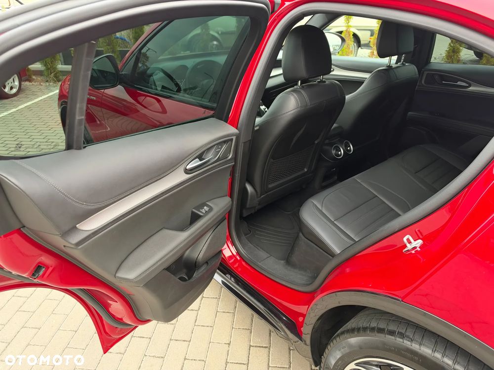 Alfa Romeo Stelvio 2.0 Turbo Veloce TI Q4 - 17