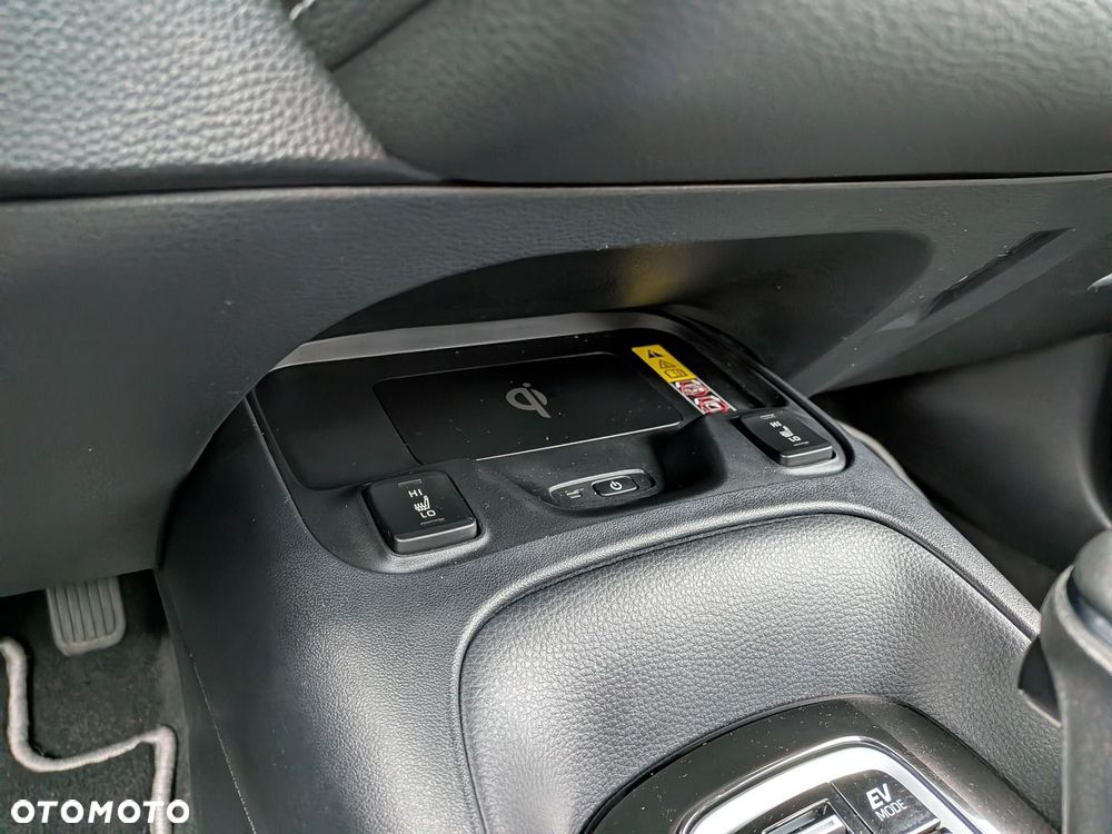 Toyota Corolla 1.8 Hybrid Comfort - 22