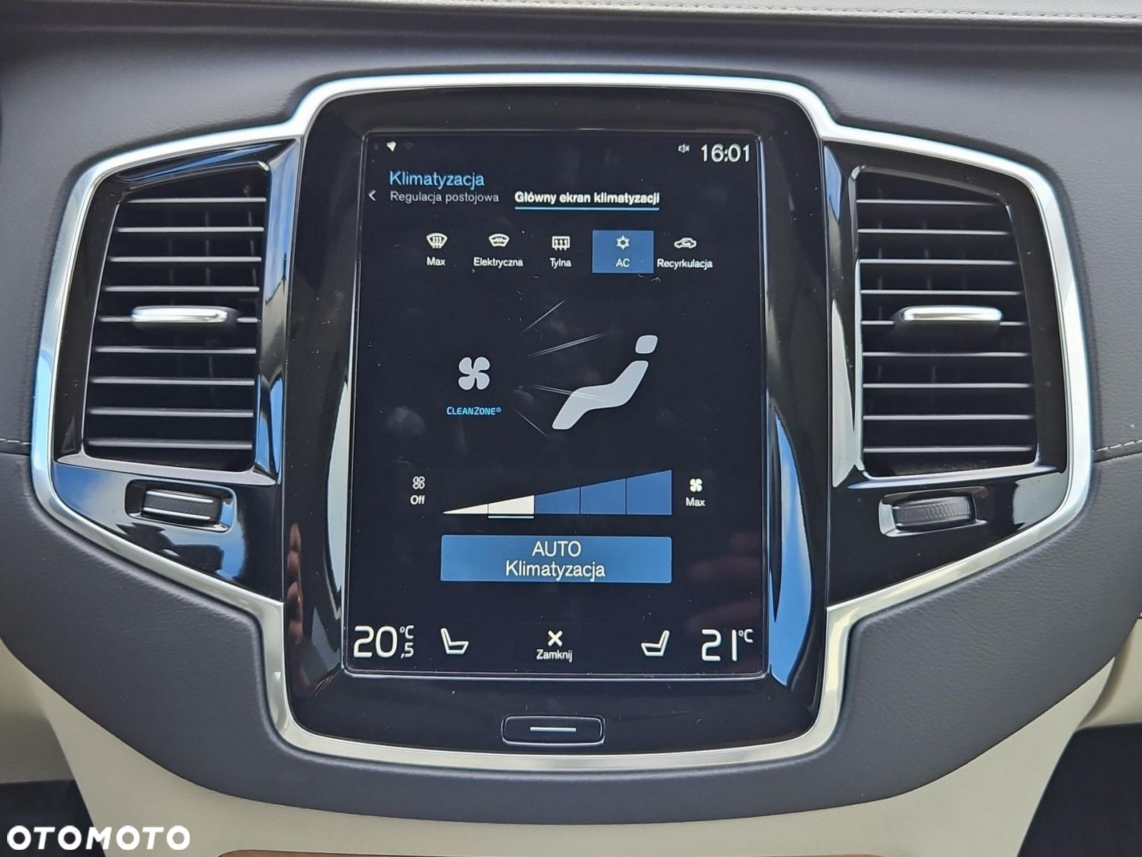 Volvo XC 90 D5 SCR AWD Inscription 7os - 21