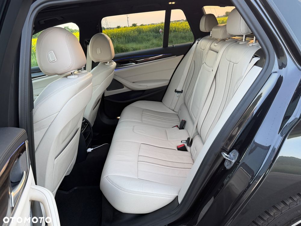 BMW Seria 5 520d xDrive M Sport sport - 9