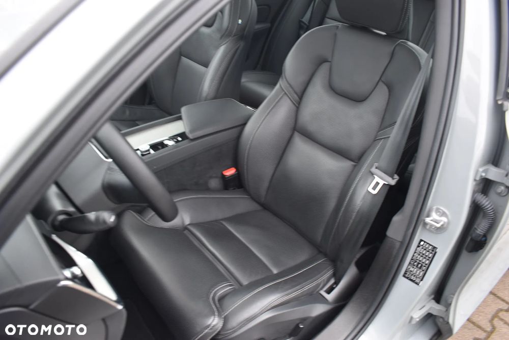 Volvo S60 B5 B AWD Ultimate Dark - 11