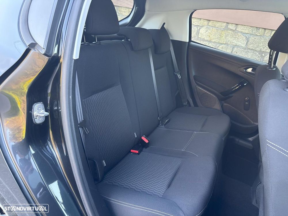 Peugeot 208 1.2 PureTech Style - 16