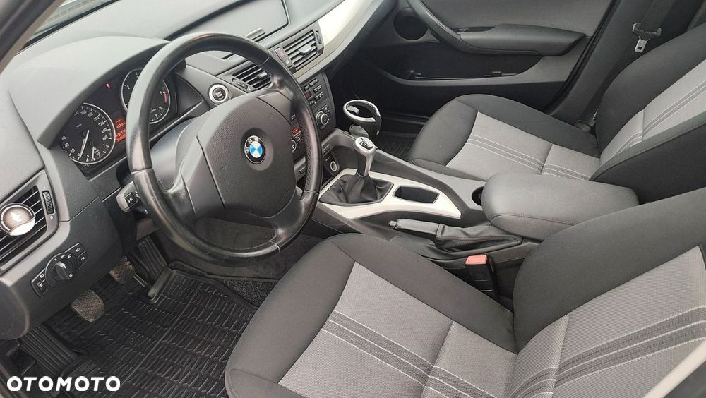 BMW X1 xDrive20d - 10