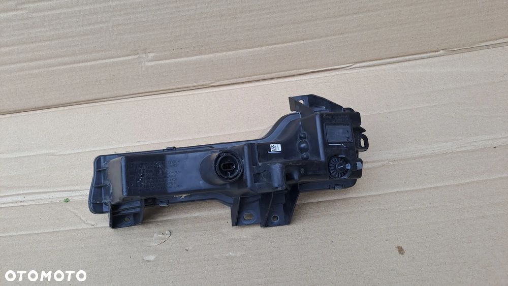 TESLA 3 PRAWY LED HALOGEN 1077396-00-D ORYGINAŁ CAŁA ŁADNY - 3
