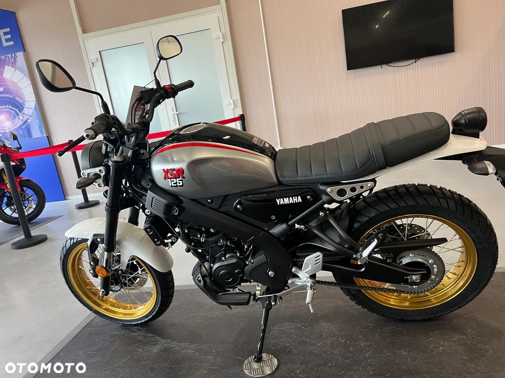 Yamaha XSR - 12