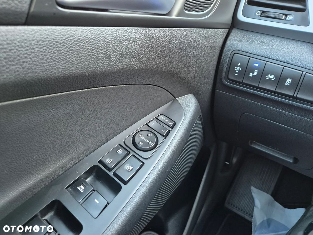Hyundai Tucson 2.0 CRDi 4WD Advantage - 31