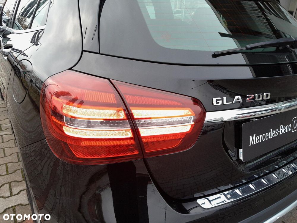 Mercedes-Benz GLA 200 7G-DCT Urban - 11